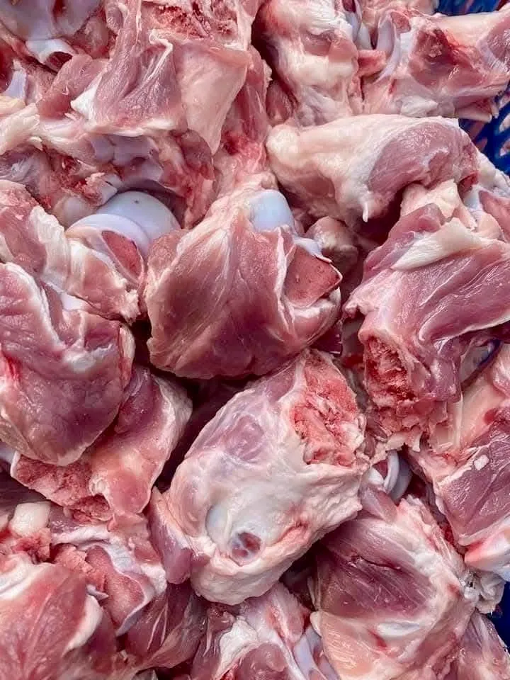 Thịt tươi tại Tiệm Bé Sáu 3