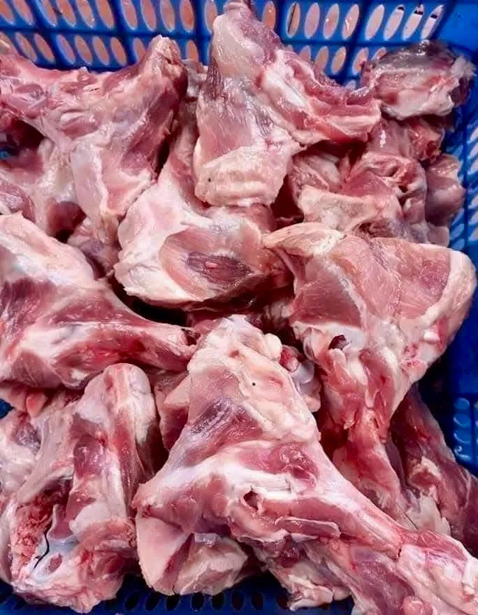 Thịt tươi tại Tiệm Bé Sáu 4