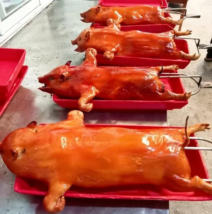 Ảnh Heo quay nguyên (tính theo kg) - Tiệm Thịt Heo Bé Sáu